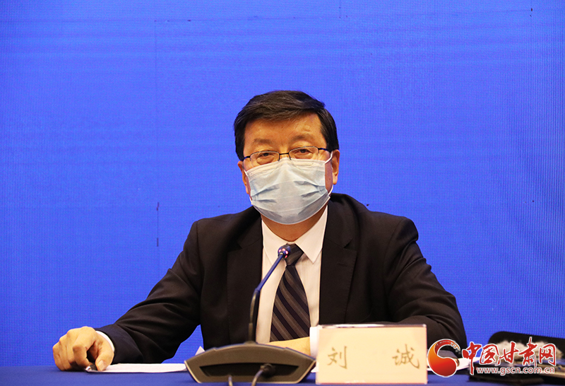 甘肅省人社廳：落實落細“四個確?！贝胧?實現(xiàn)貧困人口基本養(yǎng)老保險全覆蓋（圖）