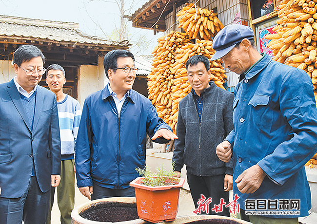 林鐸在天水市調(diào)研脫貧攻堅(jiān)工作時(shí)強(qiáng)調(diào) 完善掛牌督戰(zhàn)機(jī)制 見底見效整改問(wèn)題 確保如期高質(zhì)量打贏脫貧攻堅(jiān)收官戰(zhàn)