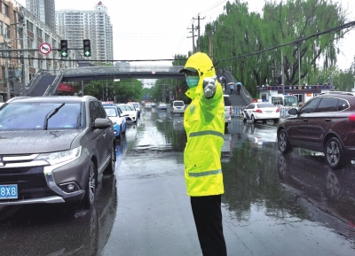 雨情急！多部門聯(lián)動疏通保暢