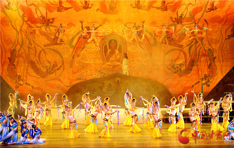 8月8日晚，《絲路花雨》《大夢(mèng)敦煌》首次同臺(tái)亮相蘭州