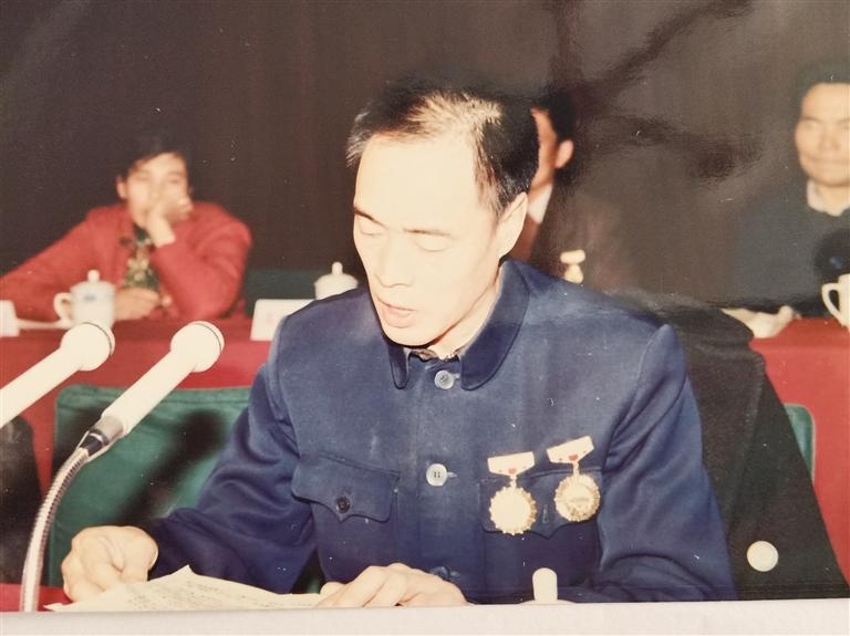 尋訪百名先鋒黨員  他用13年的時(shí)間完成28年的工作量——記“刀具大王”、全國勞模、蘭州通用機(jī)器廠工人技師蘆聚才