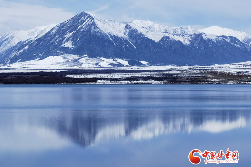 初夏，來(lái)山丹馬場(chǎng)鸞鳥(niǎo)湖畔賞雪