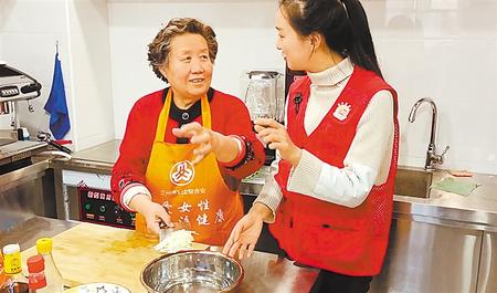 居家養(yǎng)老托起幸?！跋﹃?yáng)紅”——甘肅建設(shè)多元養(yǎng)老服務(wù)體系讓老年人安度晚年