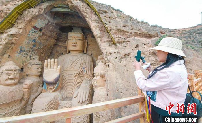 圖為位于甘肅省武威市境內(nèi)的天梯山石窟，其開(kāi)鑿于東晉十六國(guó)時(shí)期的北涼。(資料圖) 崔琳 攝