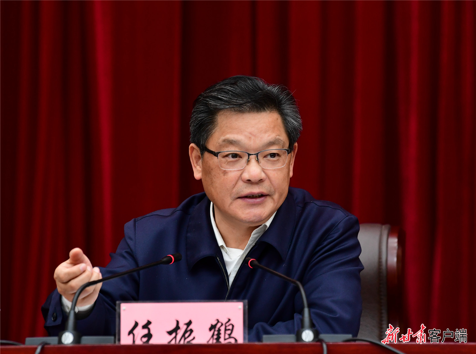 任振鶴在全省新型城鎮(zhèn)化工作推進(jìn)會(huì)議上強(qiáng)調(diào)：凝心聚力抓落實(shí)、蹄疾步穩(wěn)向前進(jìn)，奮力推進(jìn)新型城鎮(zhèn)化建設(shè)再上新臺(tái)階