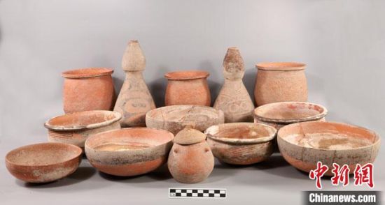 圖為圪垯川遺址出土的器物組合。(資料圖) 甘肅省文物局供圖