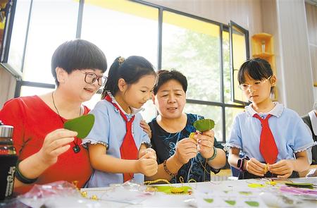 蘭州新區(qū)推進(jìn)“雙減”政策落地非寄宿制中小學(xué)不得在校內(nèi)設(shè)置食品小賣(mài)部、超市