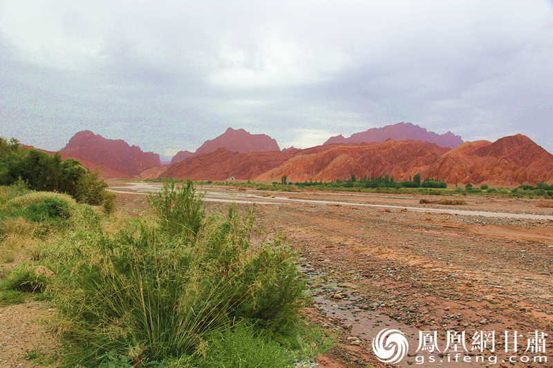 庫車銅廠河沿途，曾經(jīng)的絲路古道。楊文遠 攝