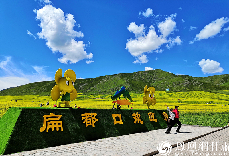 河西走廊張掖扁都口，古絲綢之路要道。王振武 攝