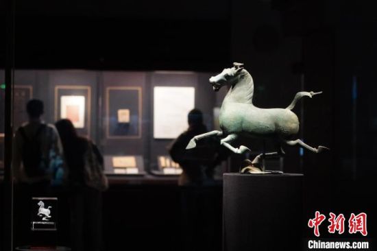 甘肅省博物館展出的“銅奔馬”。