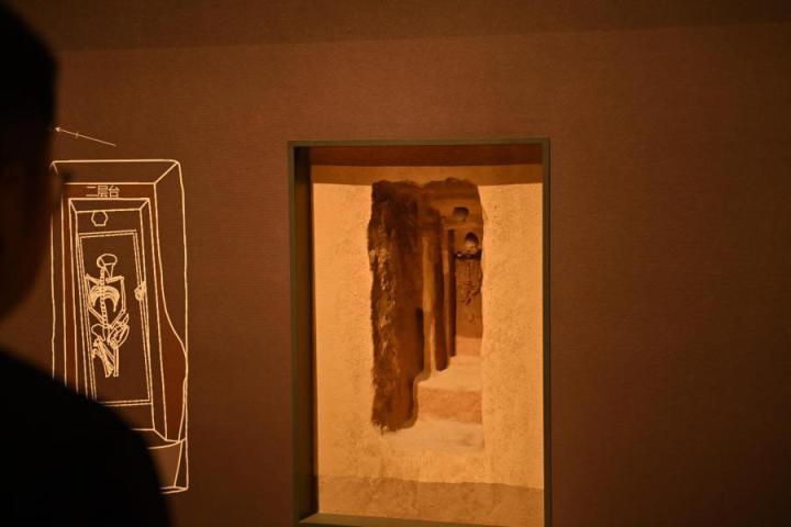 張家川縣馬家塬車輿博物館展陳的馬家塬遺址出土文物。李亞龍 攝